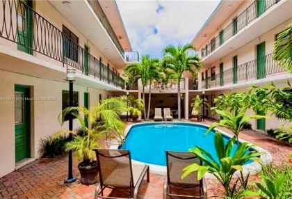 COURTYARDS OF THE GROVE